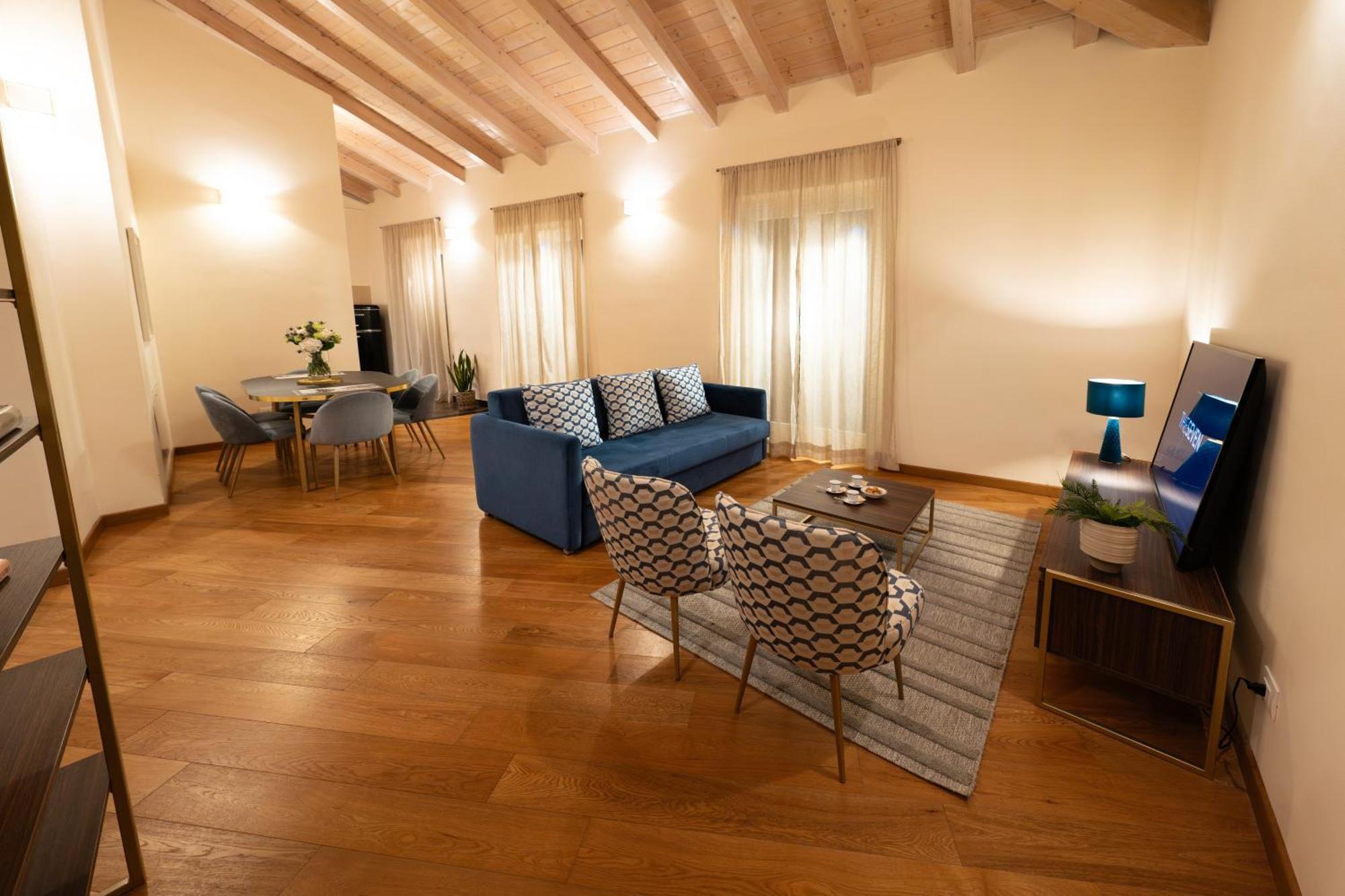 The Seven Apartment *