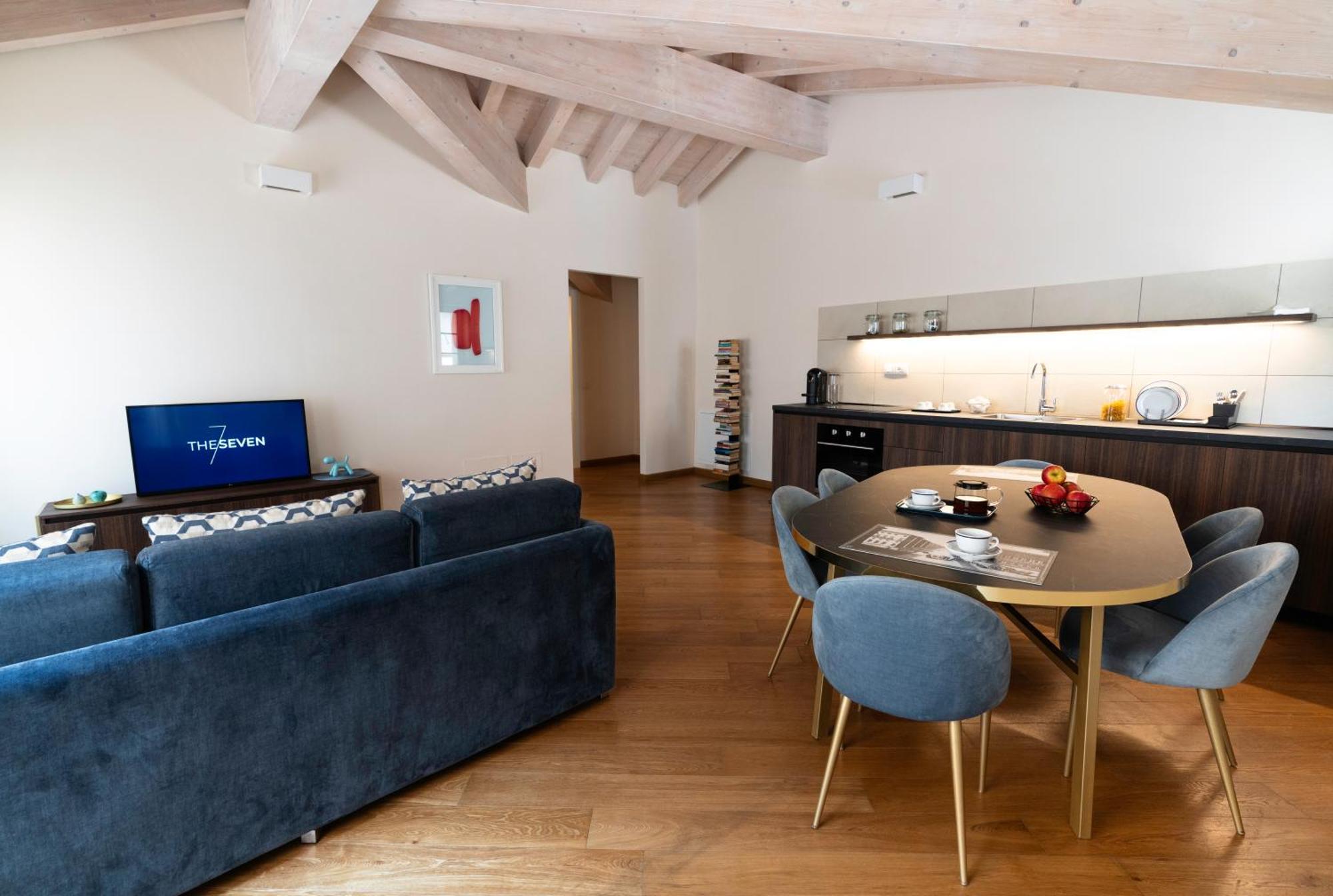 The Seven Apartment